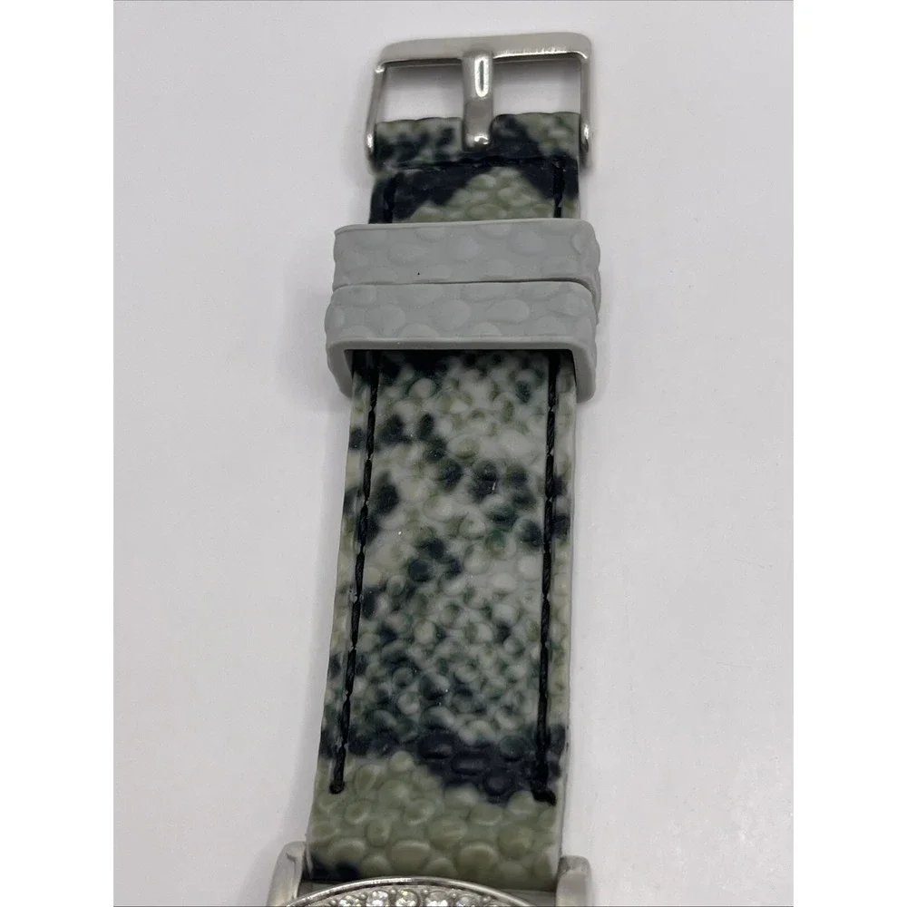 Women's Quartz Watch 40mm Case Crystal Bezel Silicone Band- New Battery‎